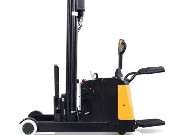 Unimax Schubmaststapler mit Seitenhub