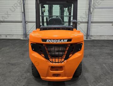 Doosan D55C-7
