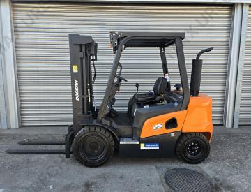 Doosan D 25 NXS