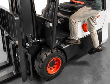 3-Rad Elektrostapler von Bobcat