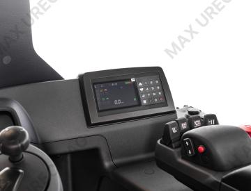 20231014_forklifts_br16j-9_010.jpg Schubmaststapler mit übersichtlichen Instrumenten | Unimax AG